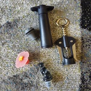 Wine Stoppers And Corkscrew (0726)